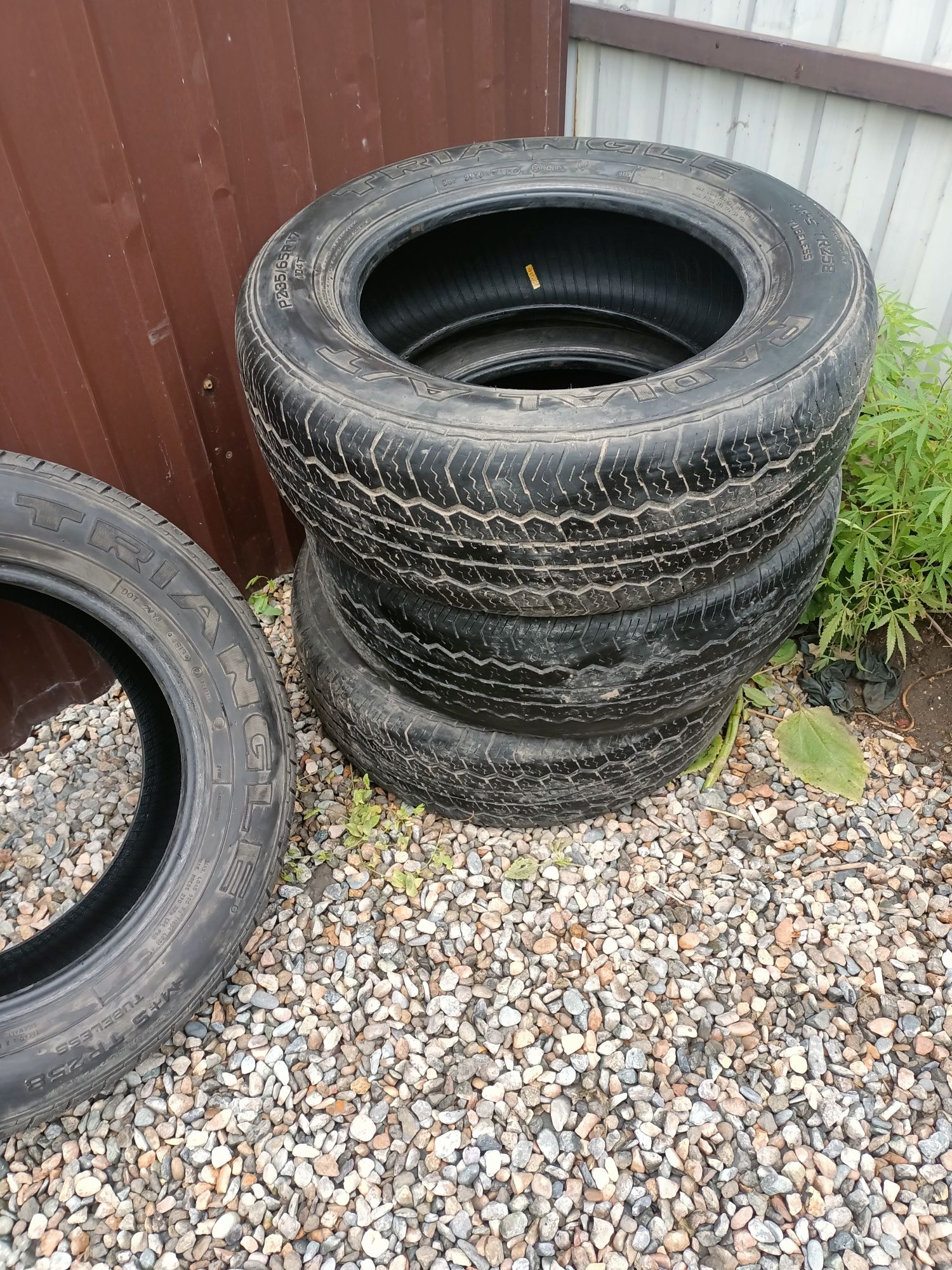 Продам шины  P235/60 R17