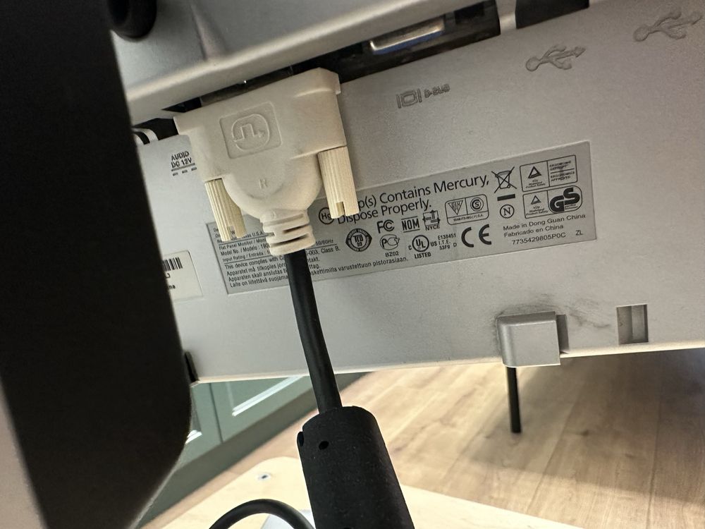 Dell у 1907FPt 19" Fullscreen LCD Monitor