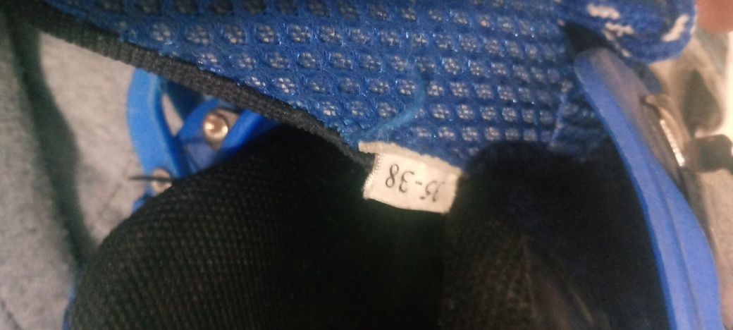 Продам почти новые ролики на мальчика