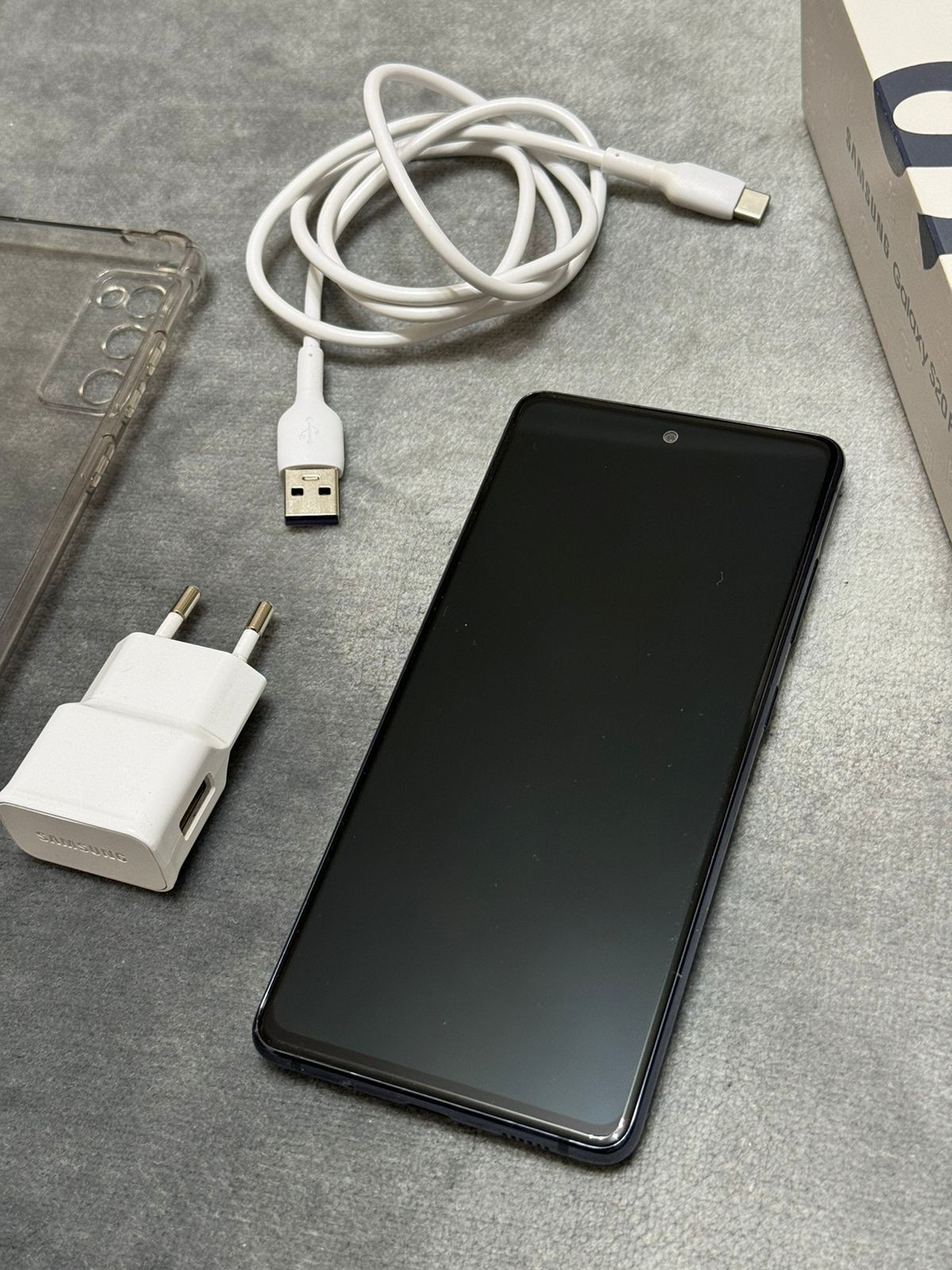 Samsung S20FE 80000тг
