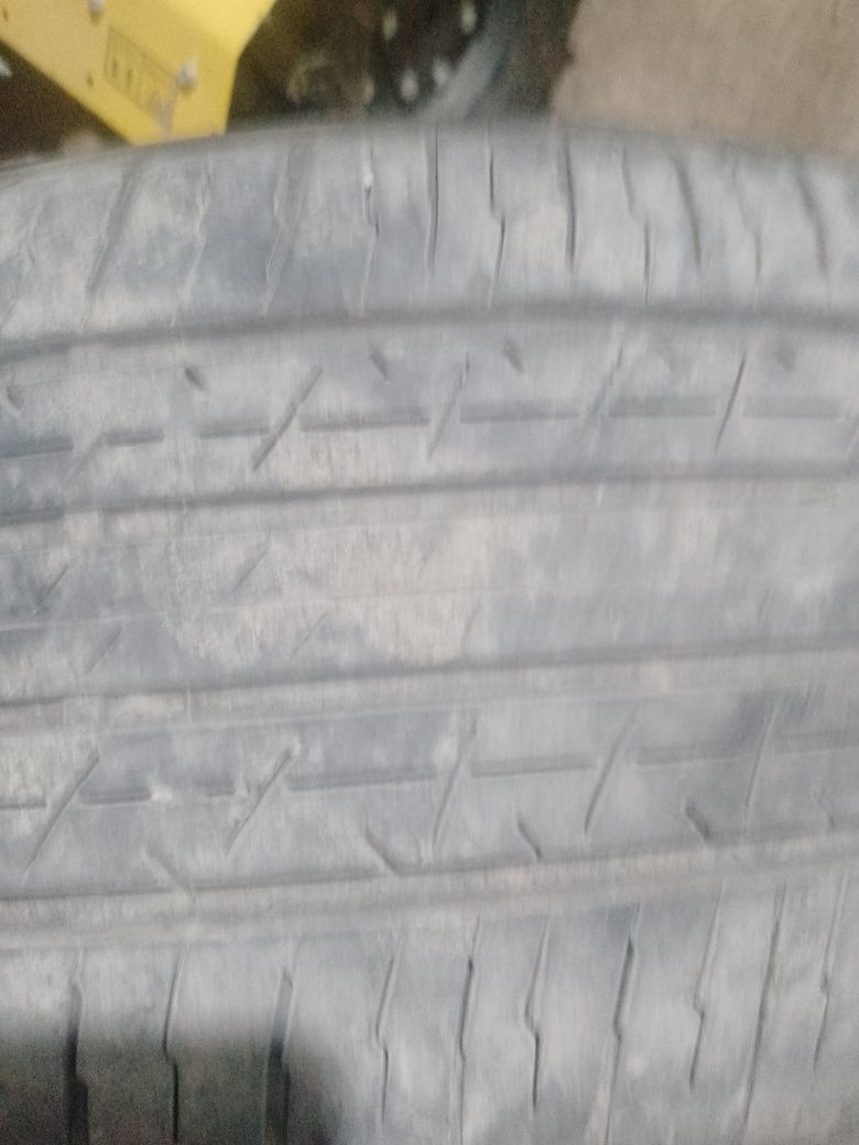 Шины 215-60-R17 продам