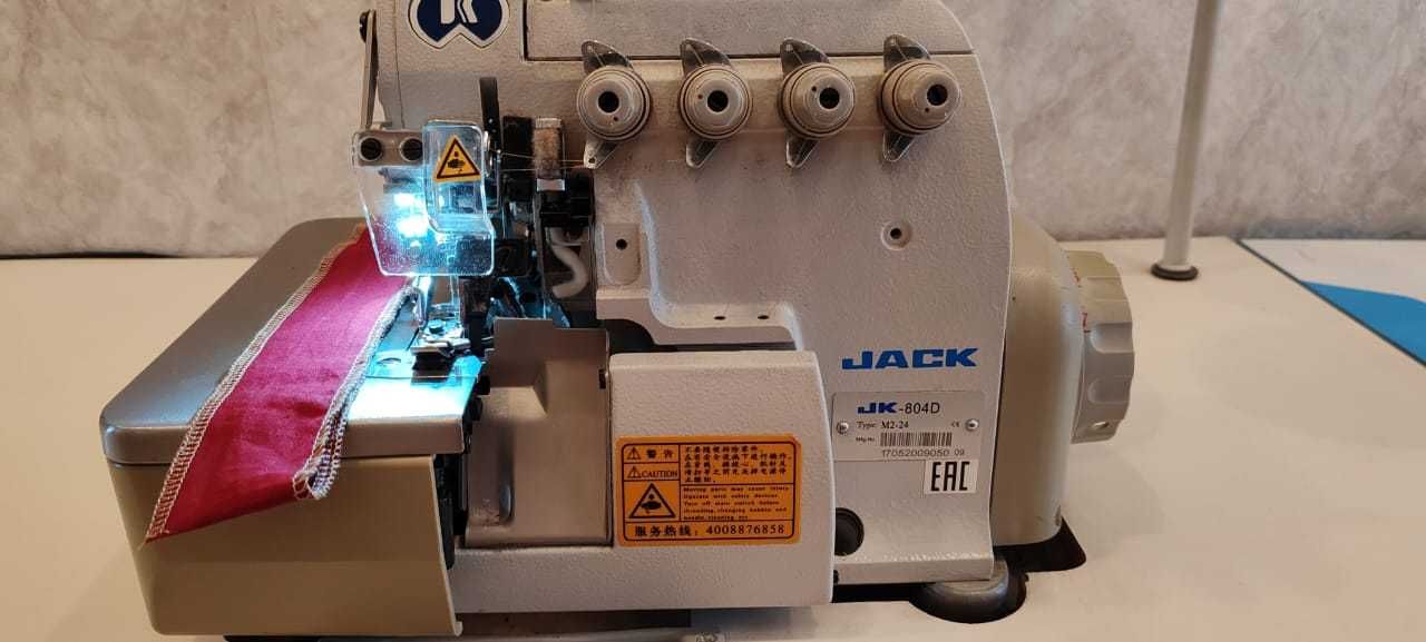 Промышленный 4-х ниточный оверлок Jack-804D со столом
