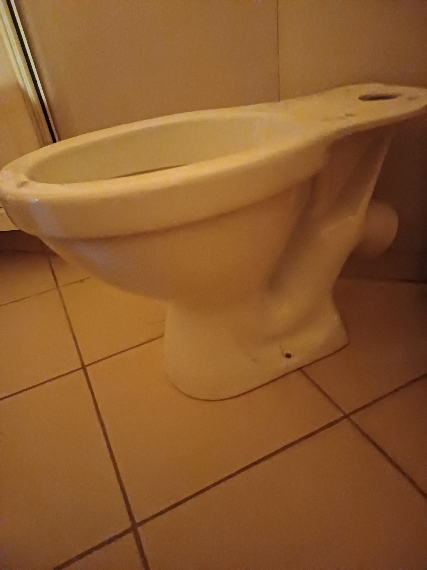 Продам раковины, унитаз