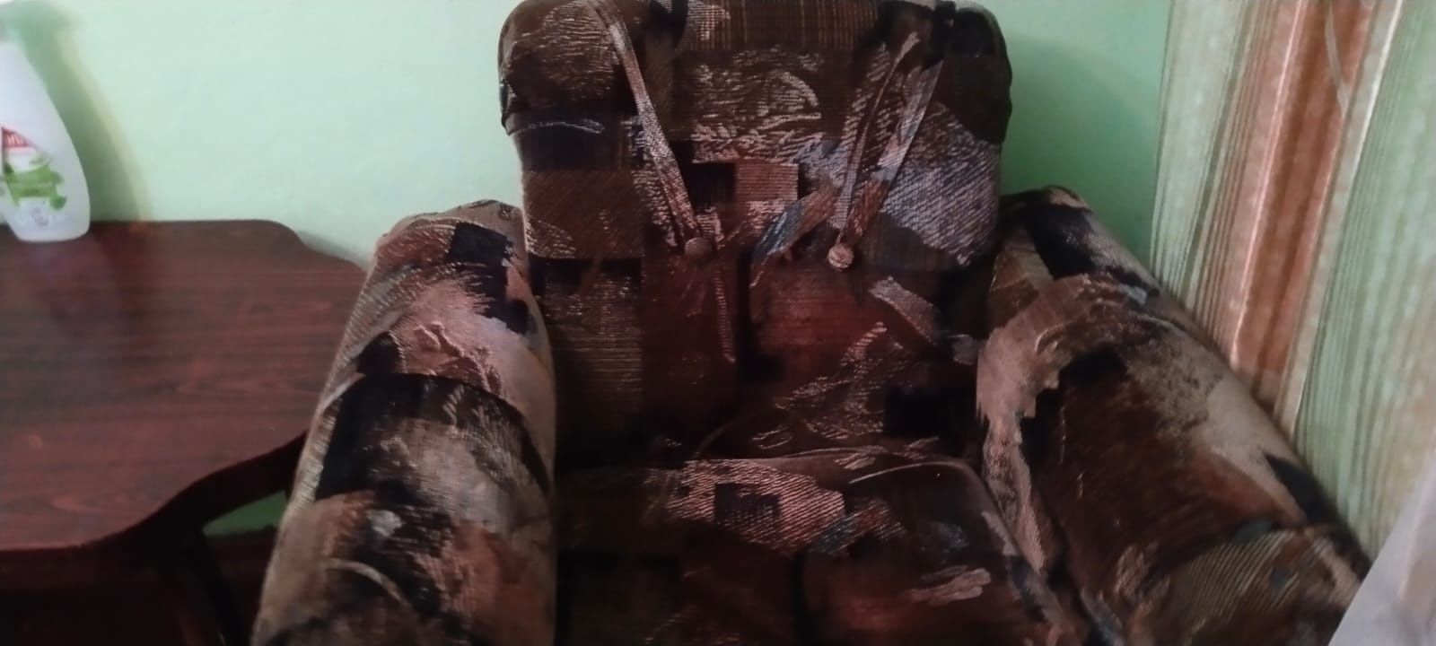 Продаю диван 2 кресла