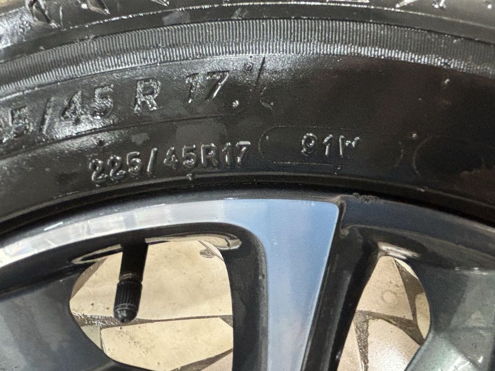 Продам летние шины Michelin с дисками