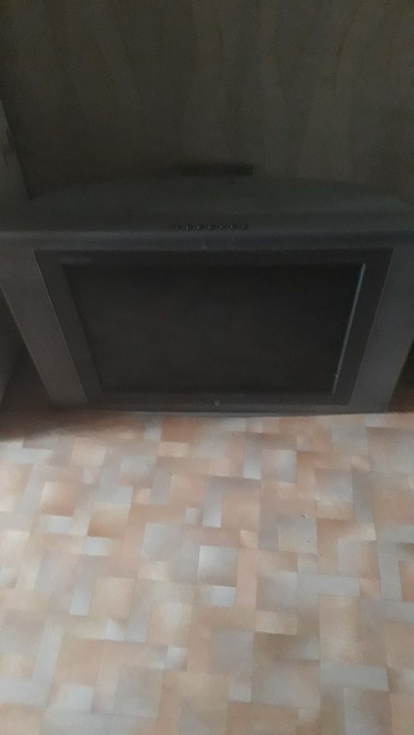 Продаётся большой английский телевизор Rolsen