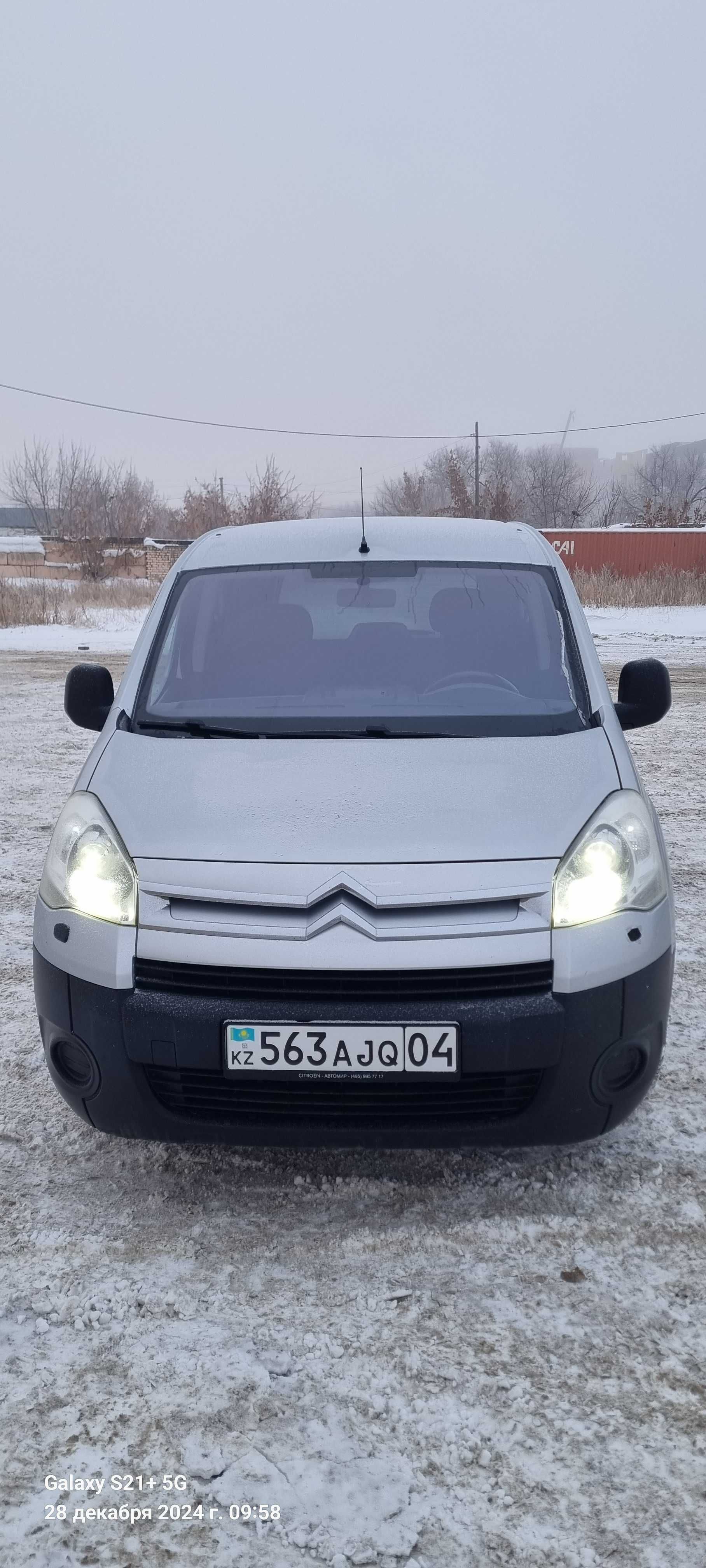 Продам авто Citroen Berlingo 2009 года