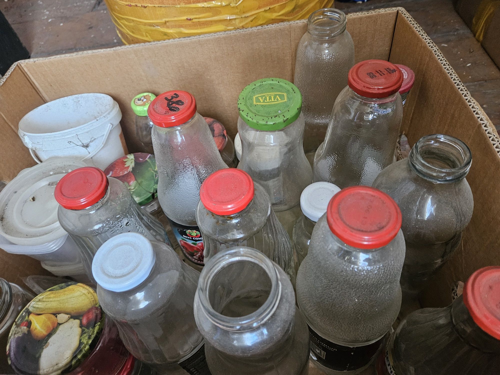 Продам банки  2.литра