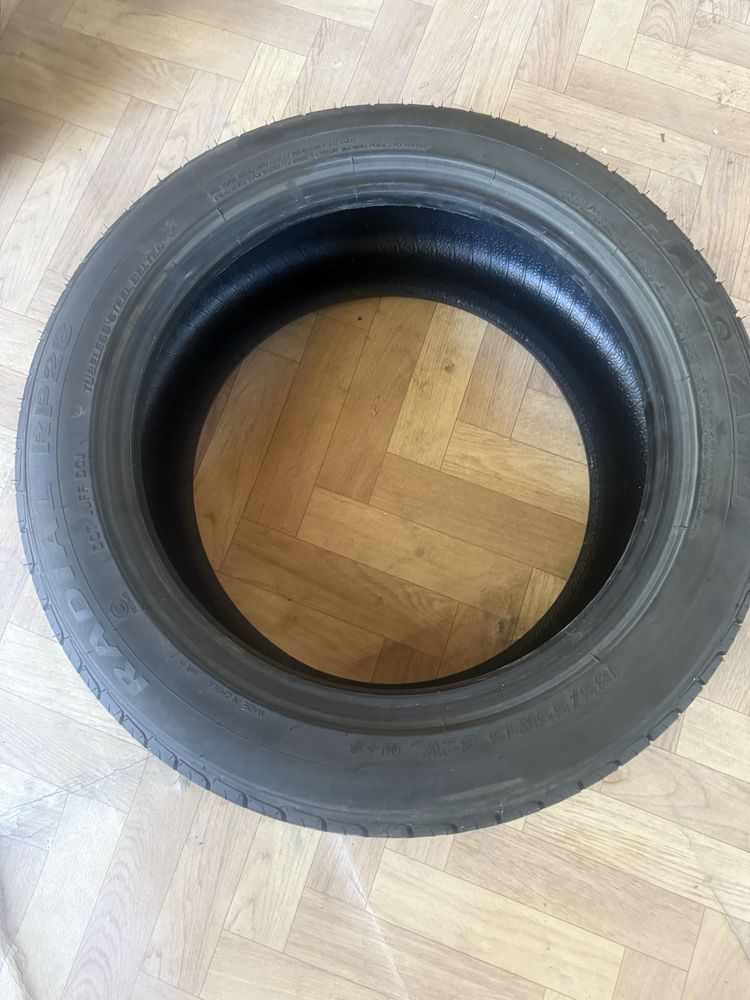 Продам резинну 2 шт