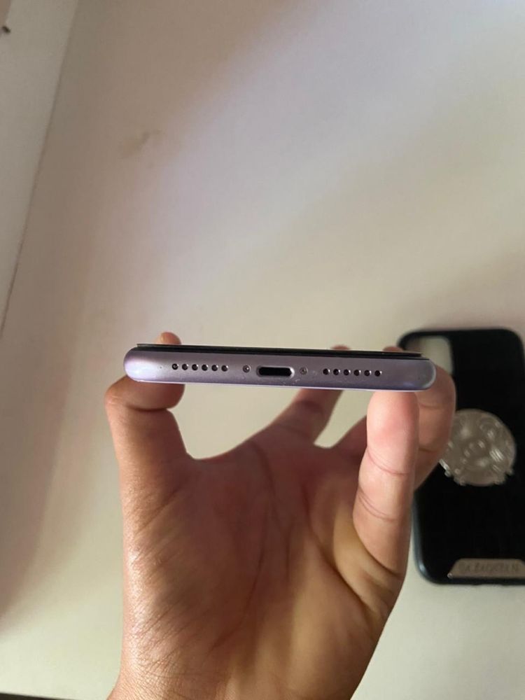 iPhone 11  128 / 100%