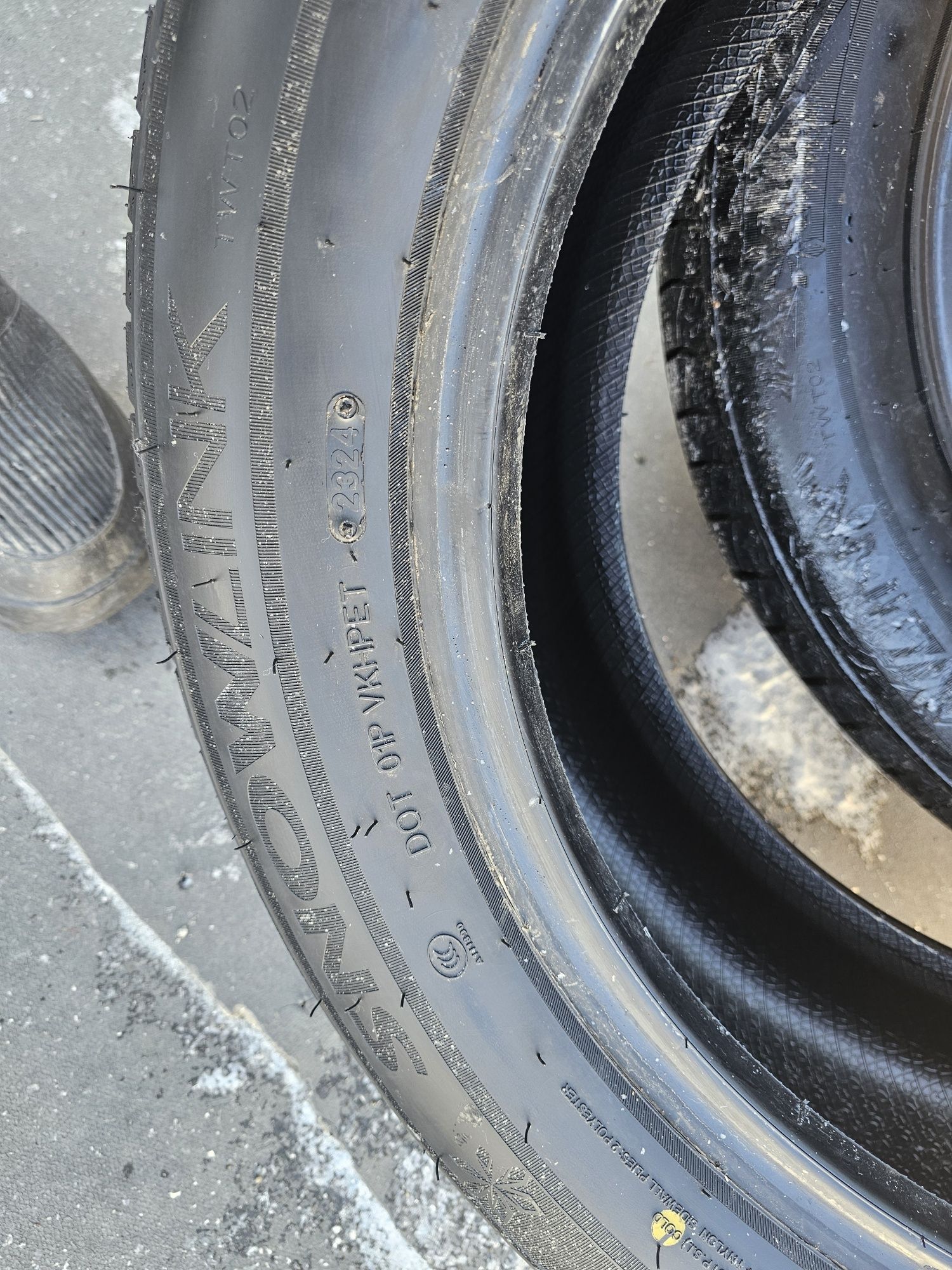 Продам новые шины triangle  225/60 R18