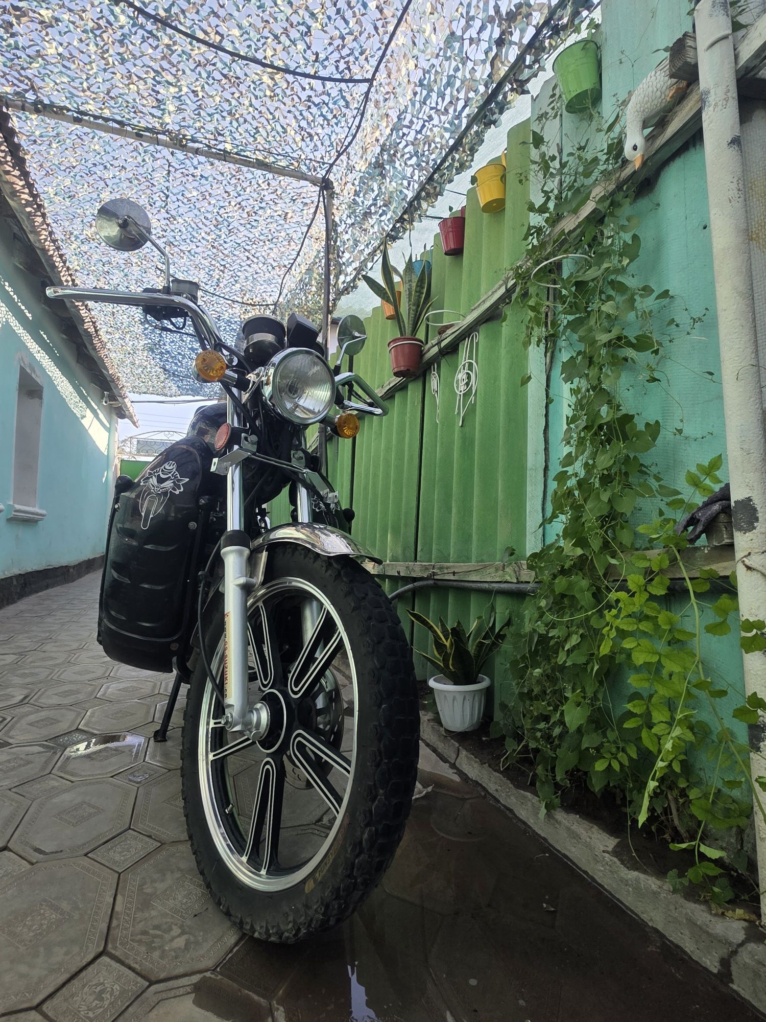 Продаётся Мотоцикл SUZUKI GS-200 черный