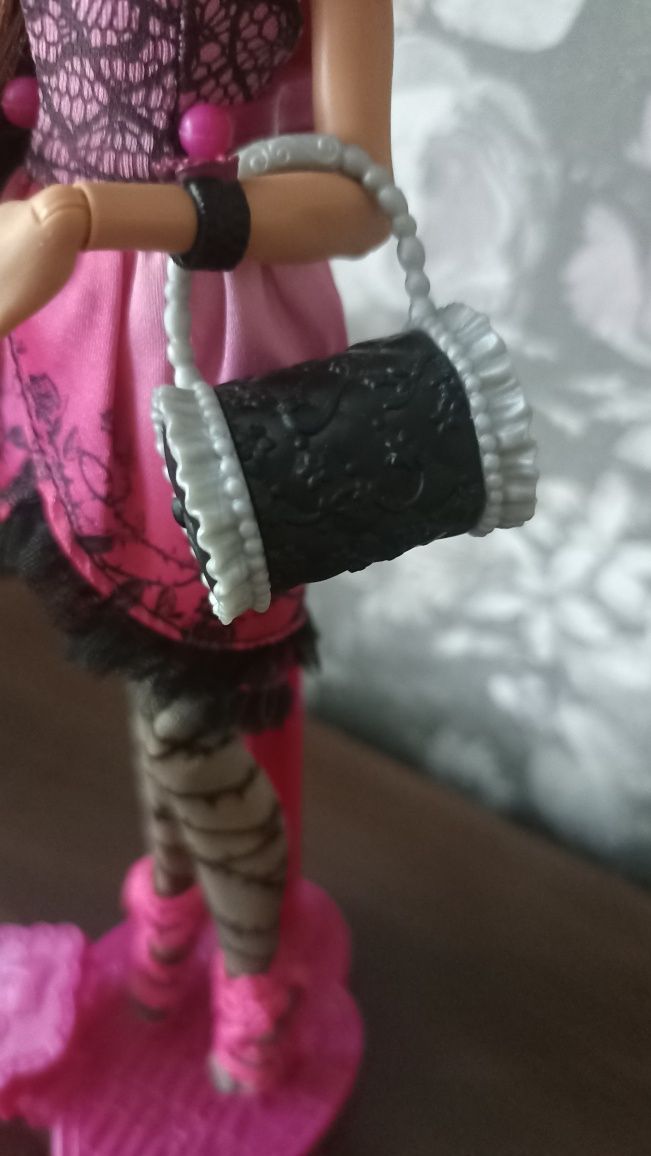 Продам куколку Ever After High