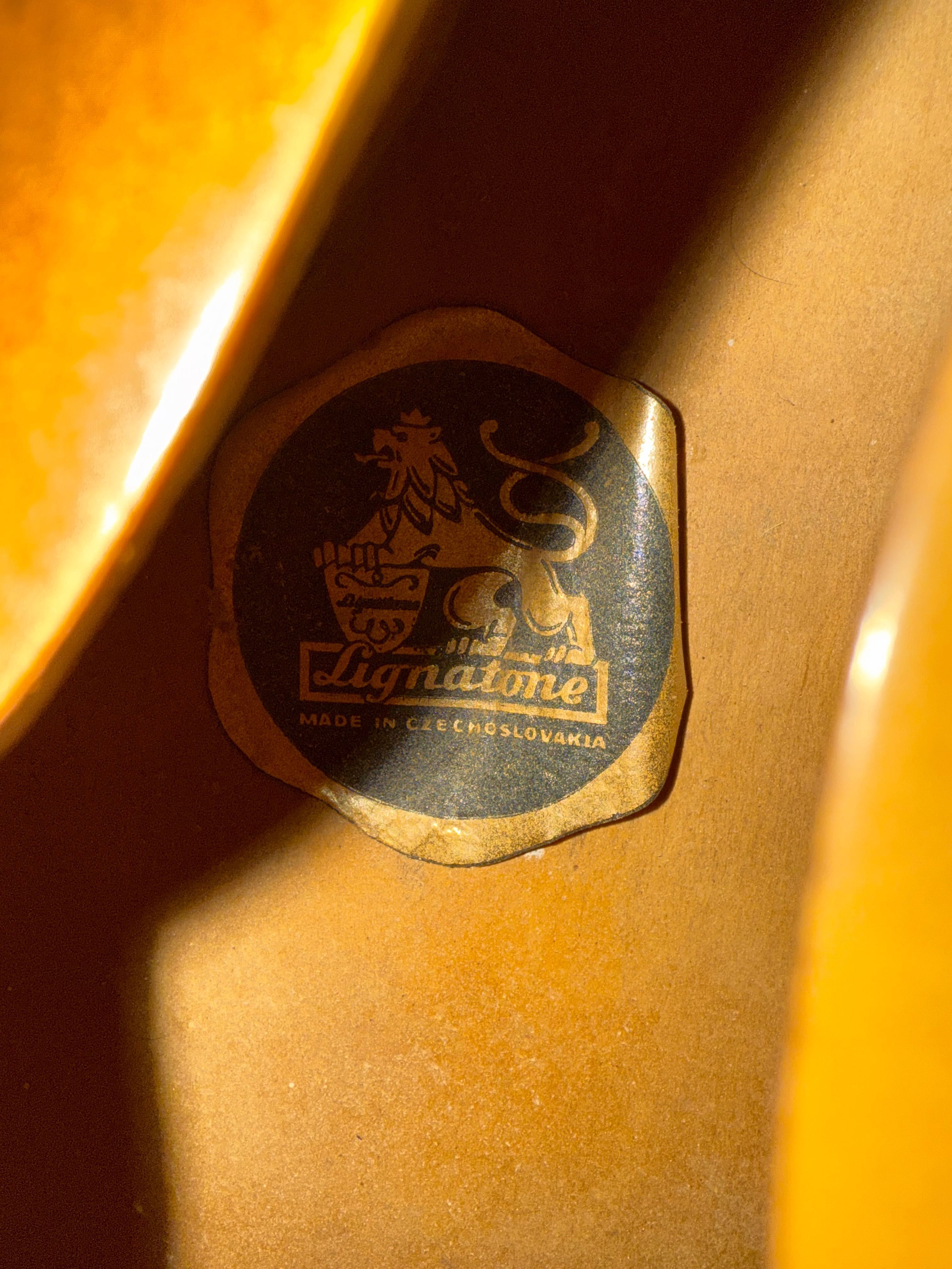 1987 года Гитара archtop Lignatone ЧССР с звукоснимателем из Америки.