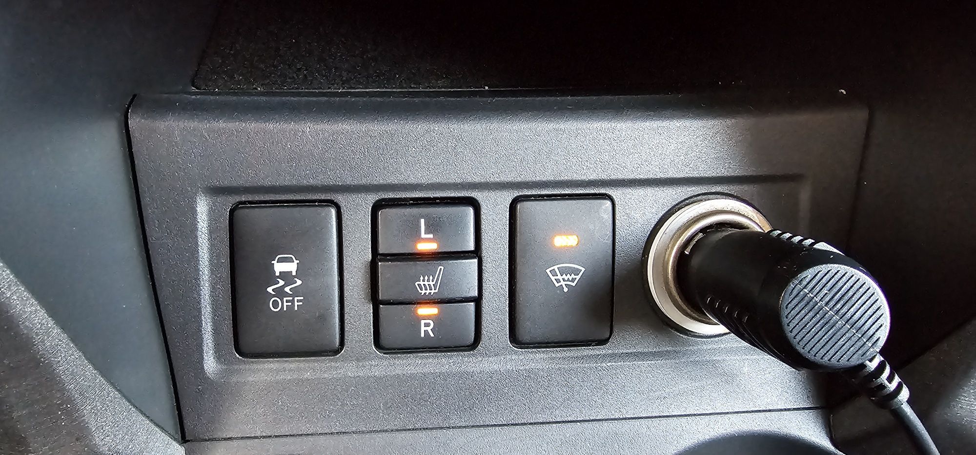 Продам живой Rav 4