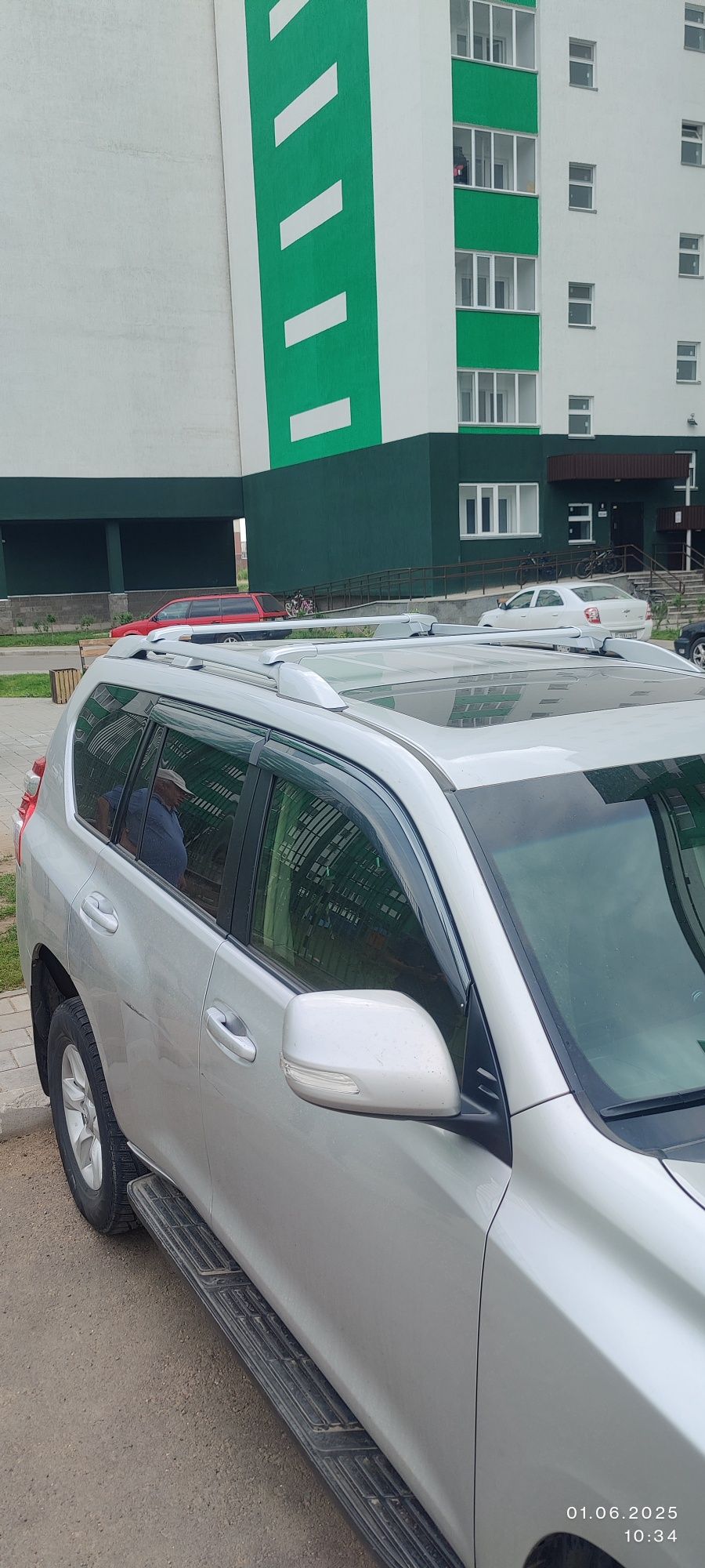 Продам поперечины на крышу автомобиля рейлинги