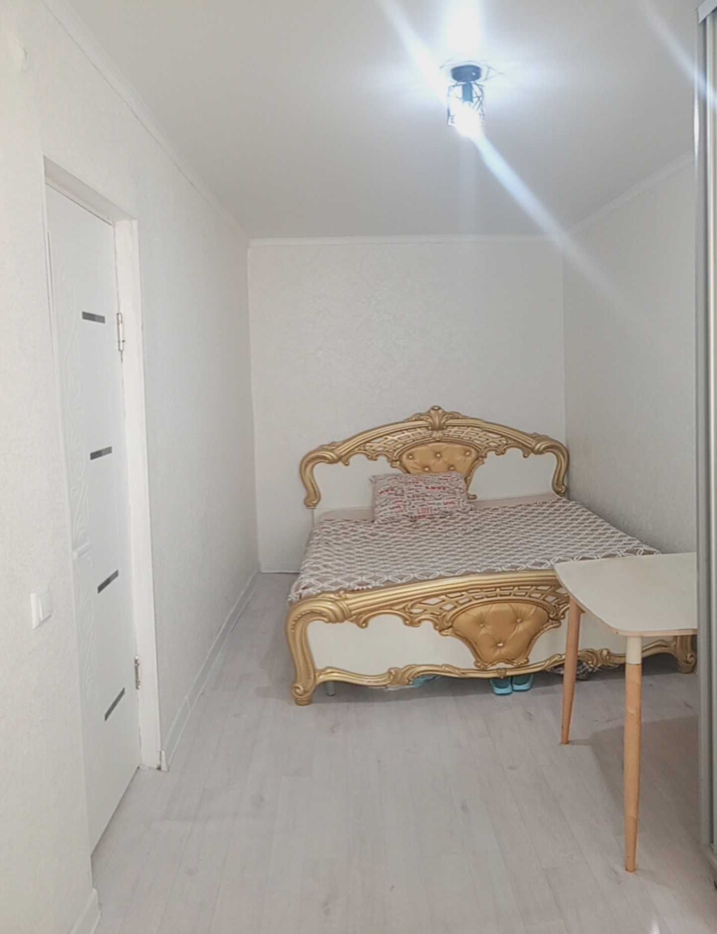 Продается 2 комнатная квартира. Тургенева.
