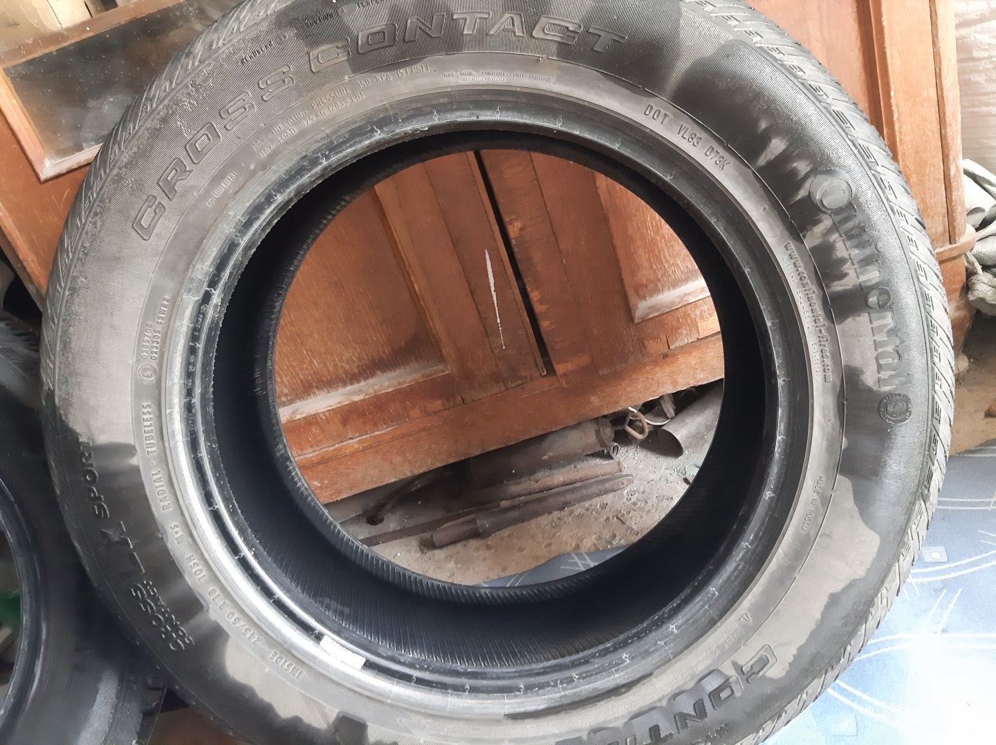 Продаётся шины Continental Cross Contact Lx Sport