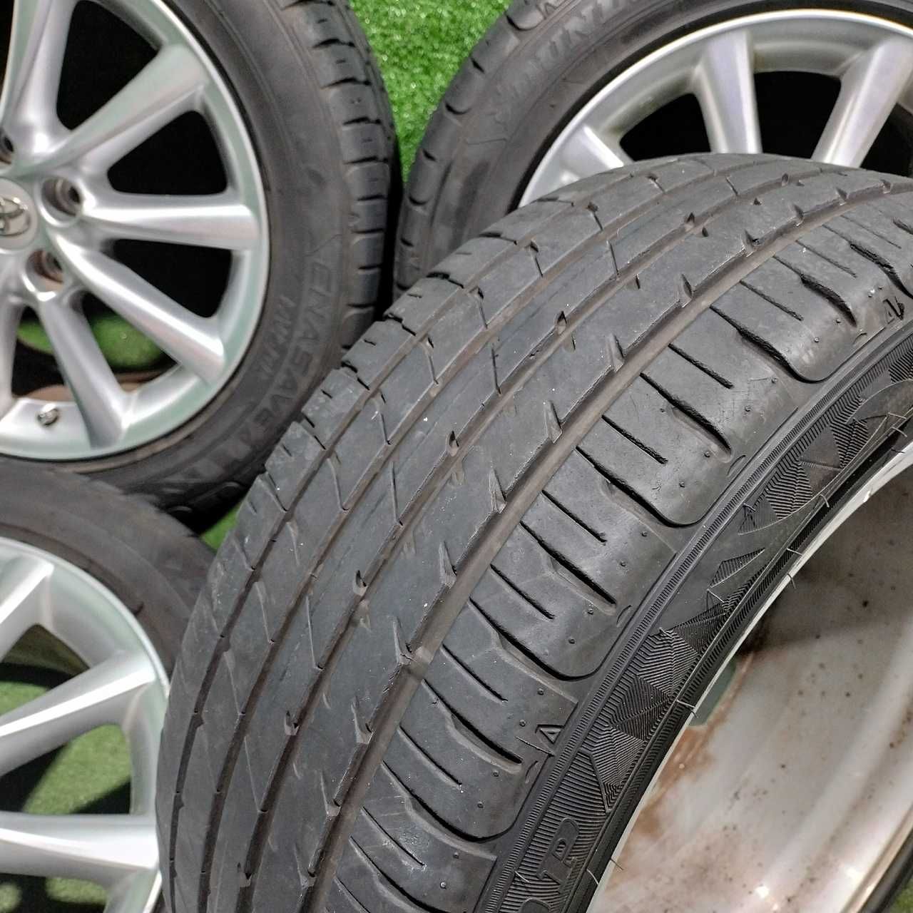 Продам Диск с шинами Dunlop RV504 Estima рестайлинг 215/55 R17 летний