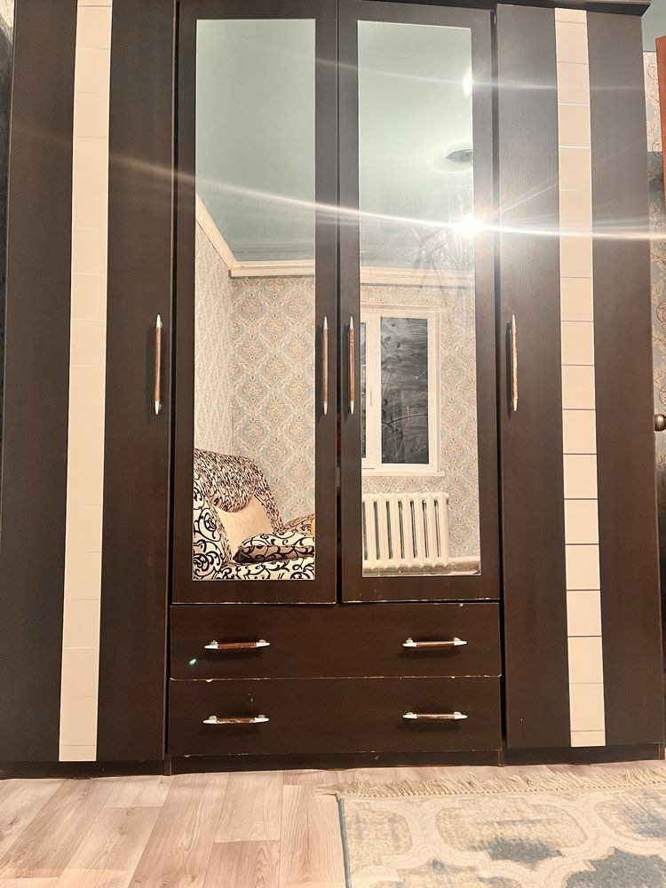 Продам спальный шкаф