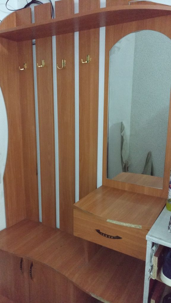 продам прихожку.