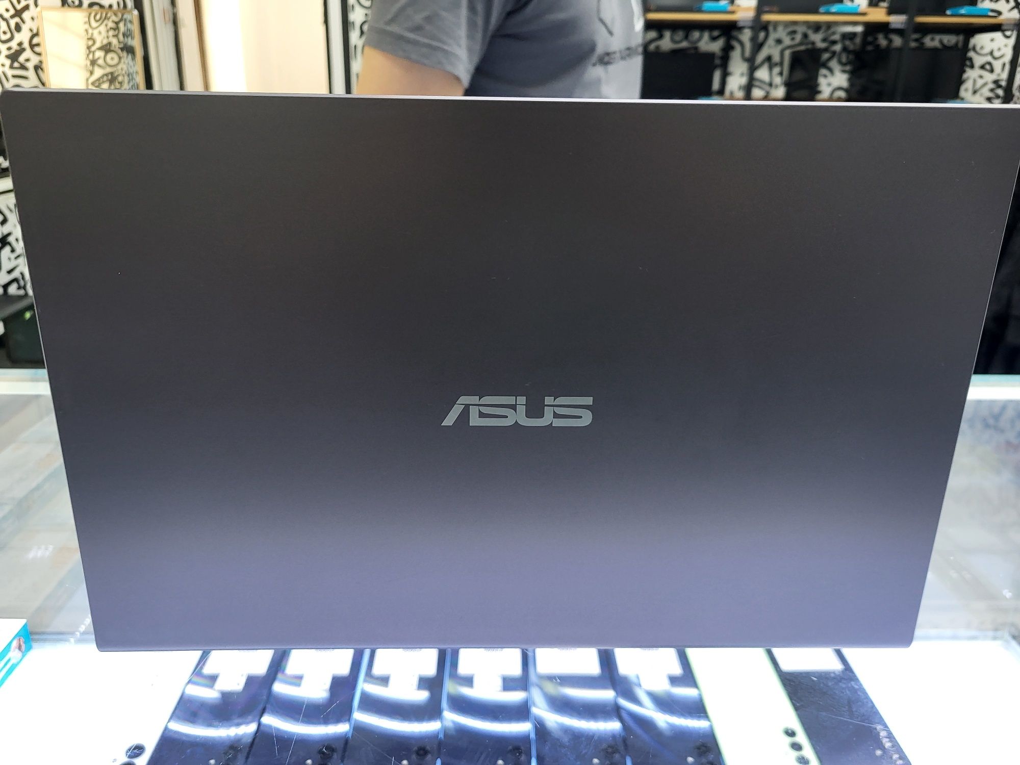 Ноутбук Asus Pentium 6805u озу 8гб ssd256gb Mx130