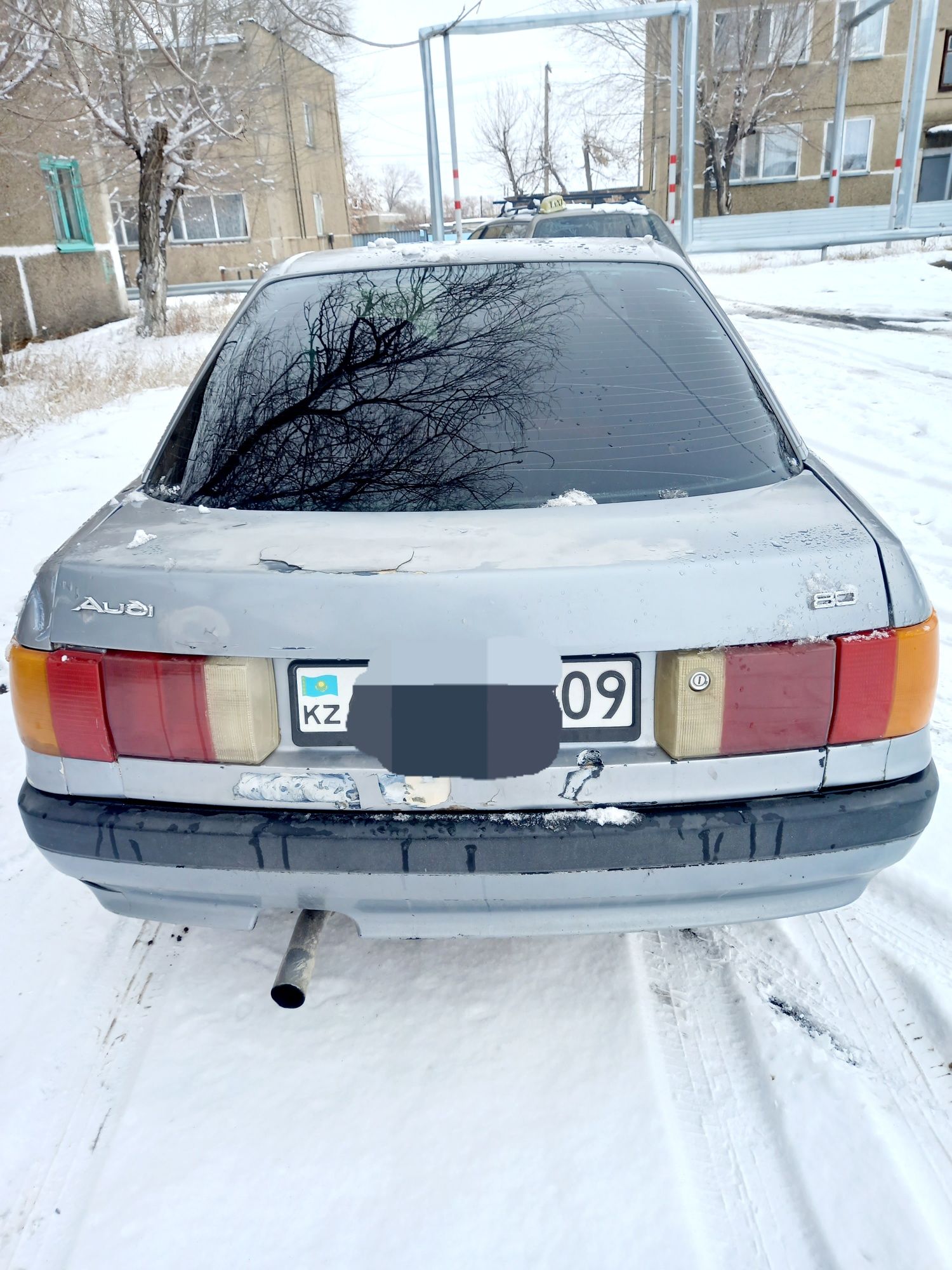 Продаю Ауди 80 в среднем состояние  1988 г.в 1.8 моновпрыск  на ходу