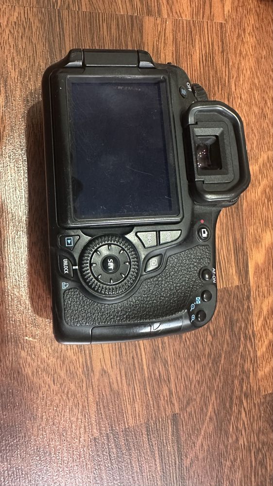 Canon 60D в хорошем состоянии