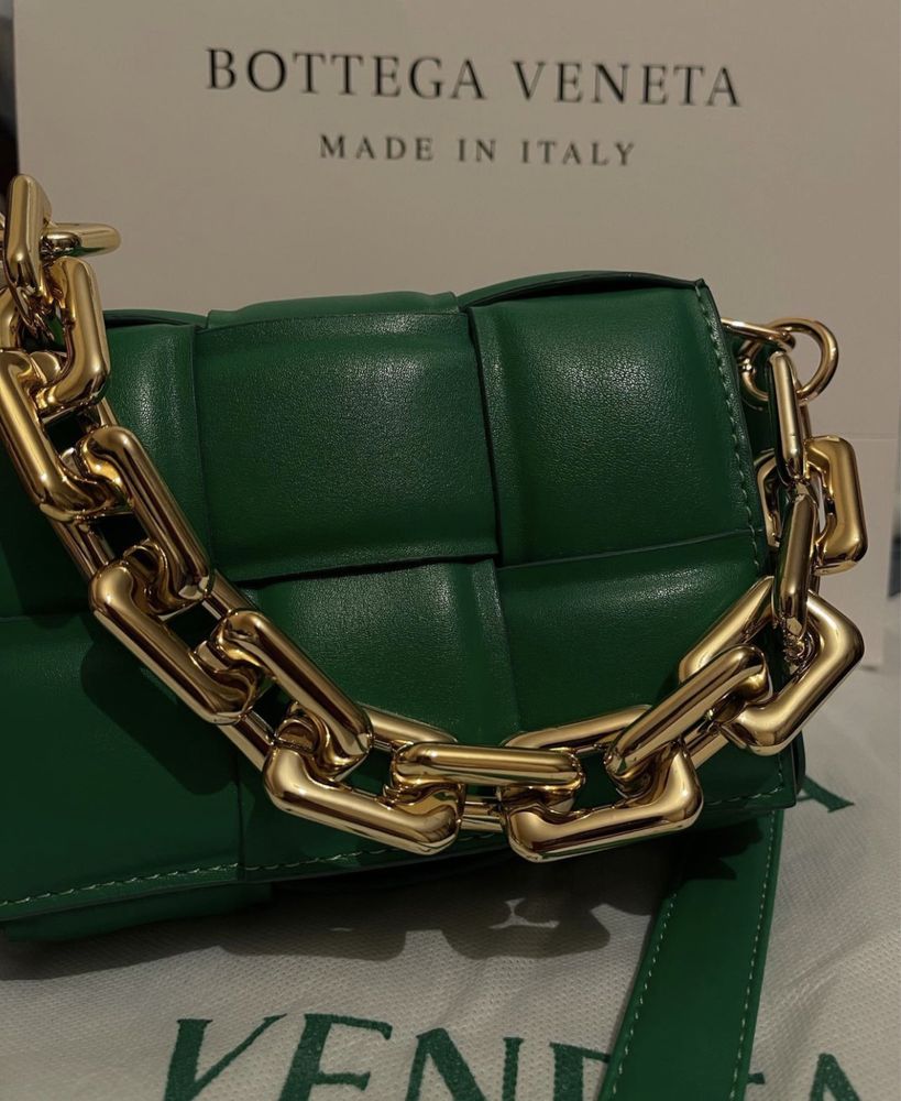 Продам новую сумочку Bottega Veneta.