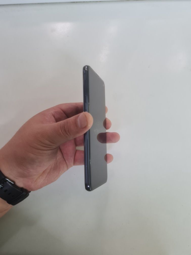 Samsung S10e  в идеальном состояний