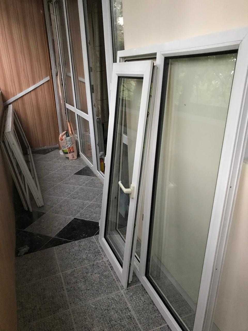 Продам пластиковое окно с дверью