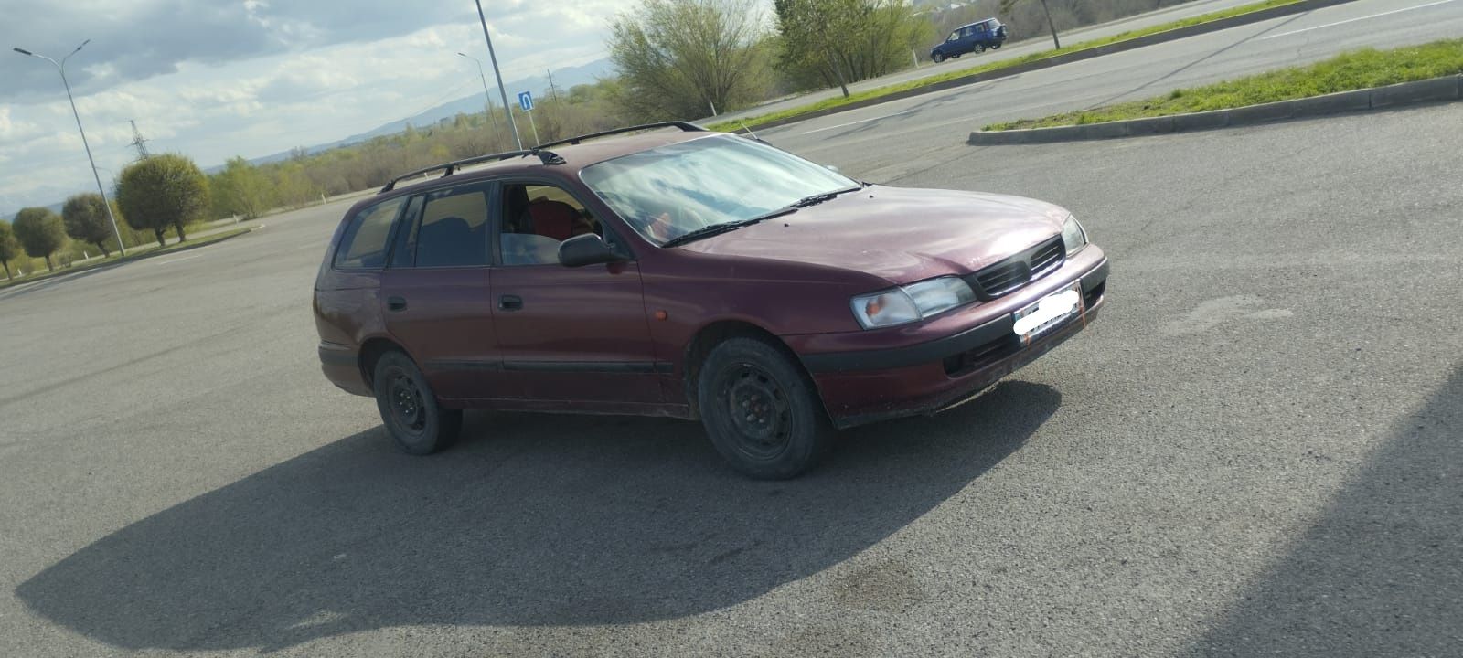 Машина сатылады Toyota Carina E