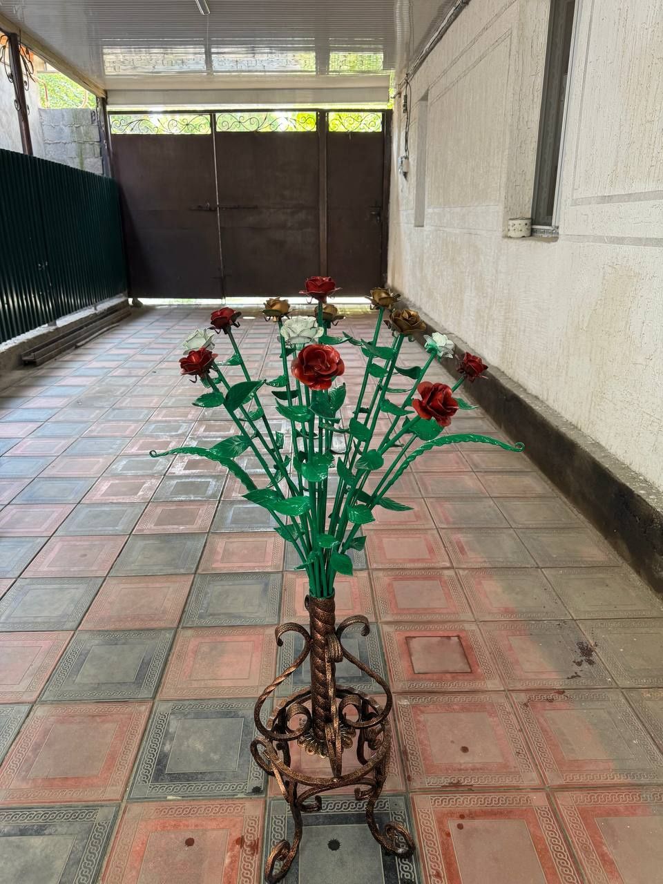 Железные кованые розы
