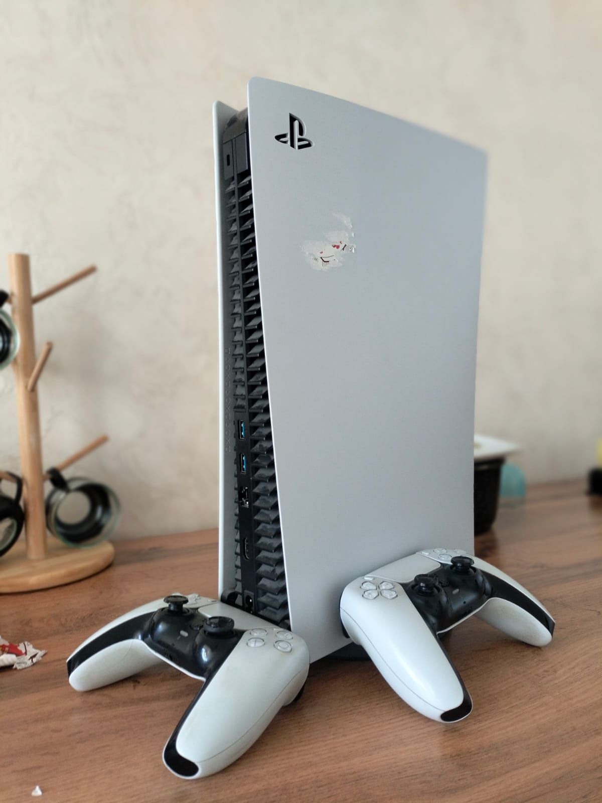Playstation 5 с 2 джойстиком фифа 22,мк 11,юфс 4