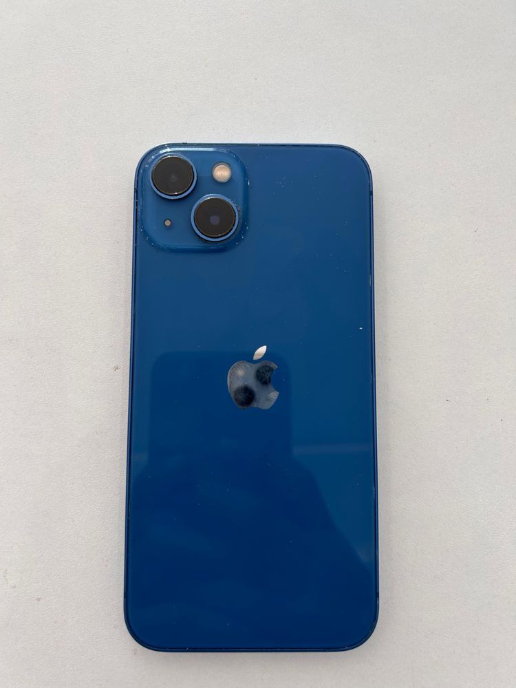 Iphone 13 blue
