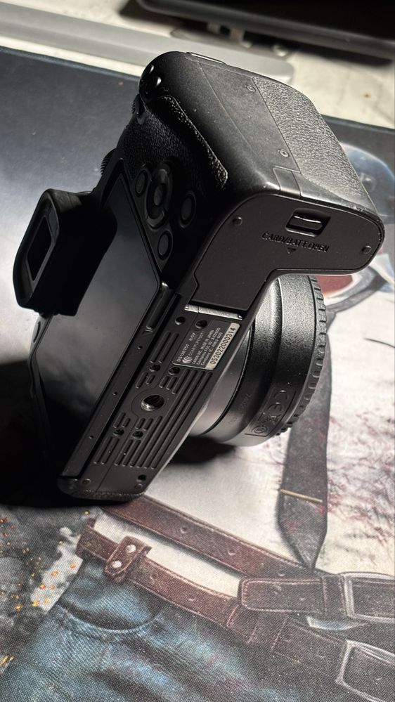 Продам фотоаппарат Canon RP