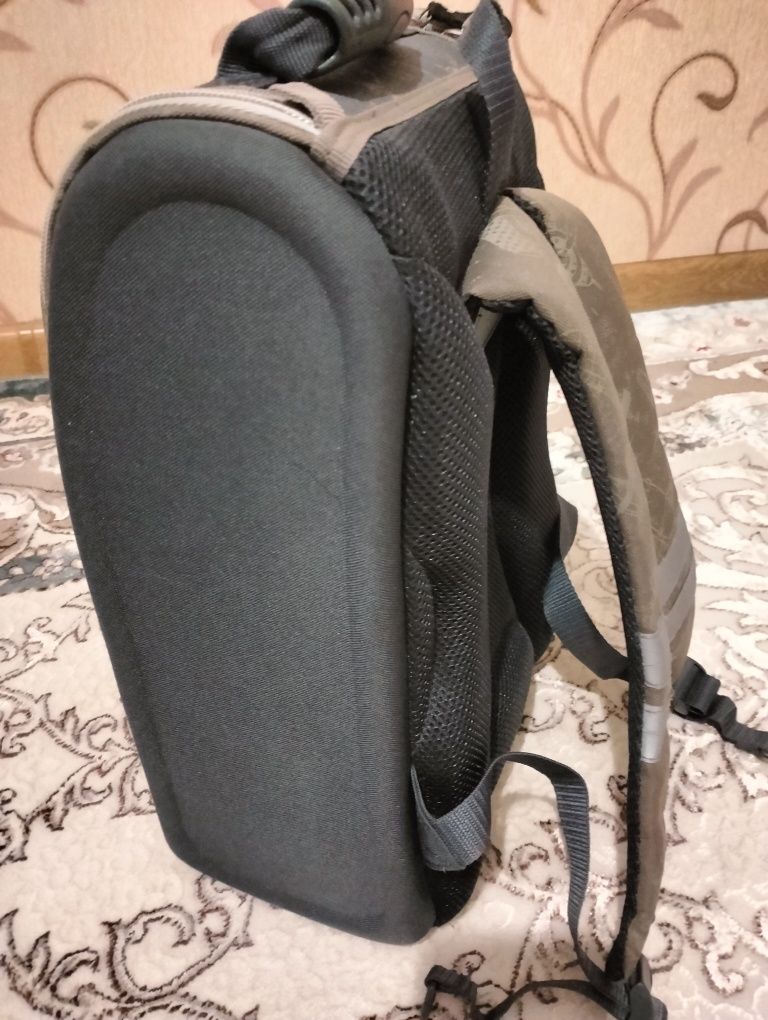 Продам школьные сумки (Роосия)