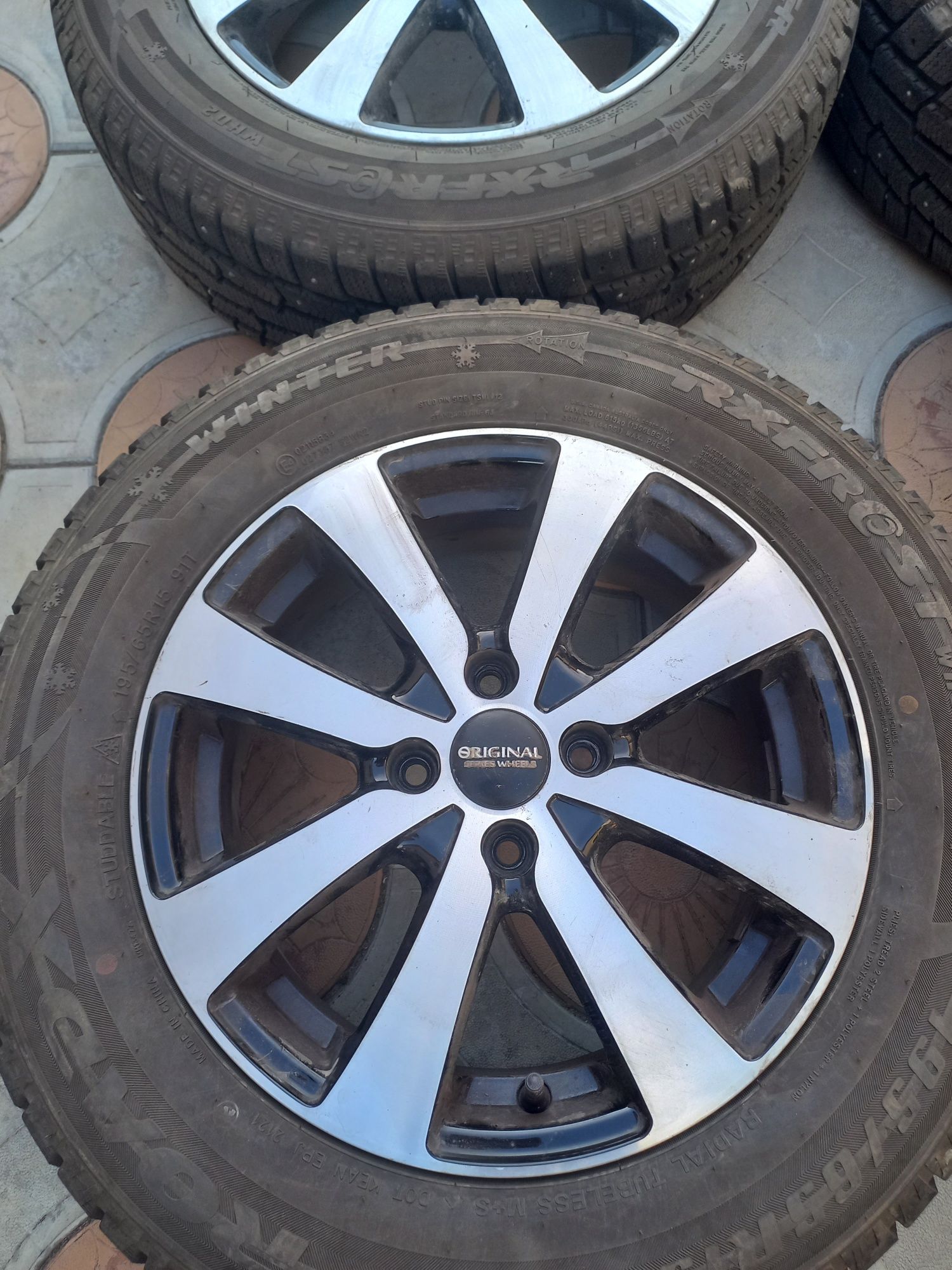 Резина с Дисками оригинал 195/65R15