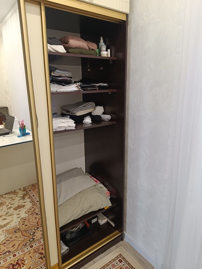 Продам шкаф-купе,ив отлично состоянии
