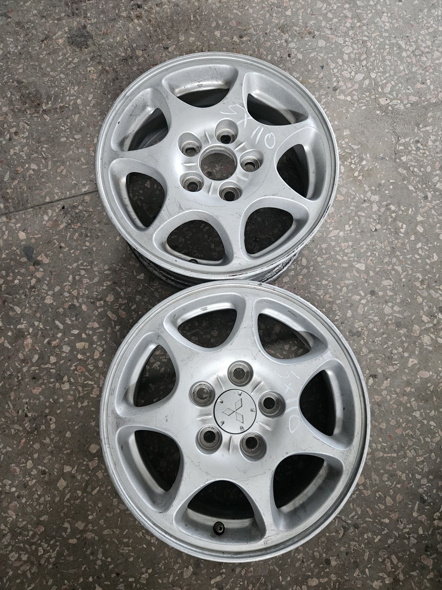 Продам 2 диска оригинал от Мицубиси 5×110