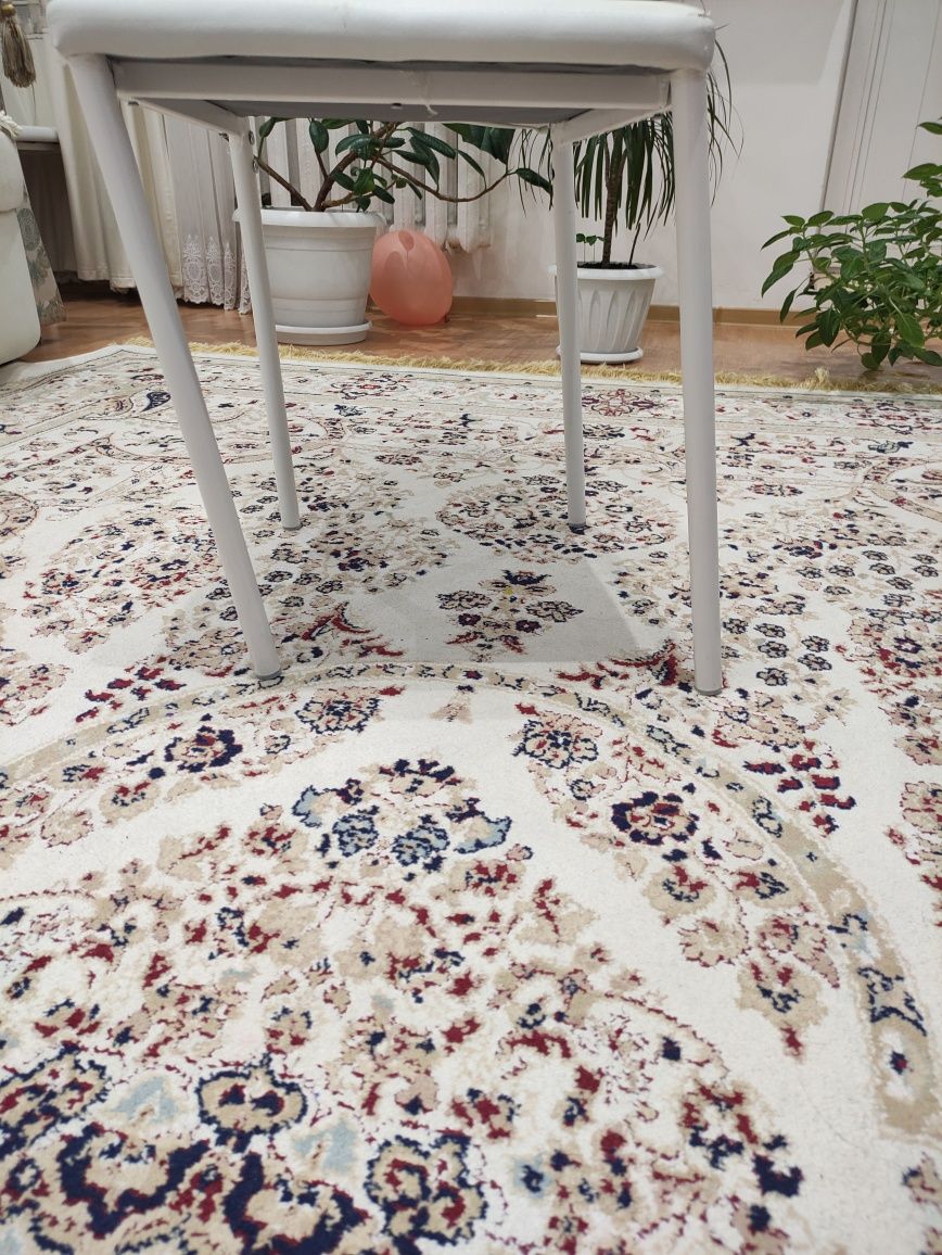 Стулья для кухни. И овальной килем ди