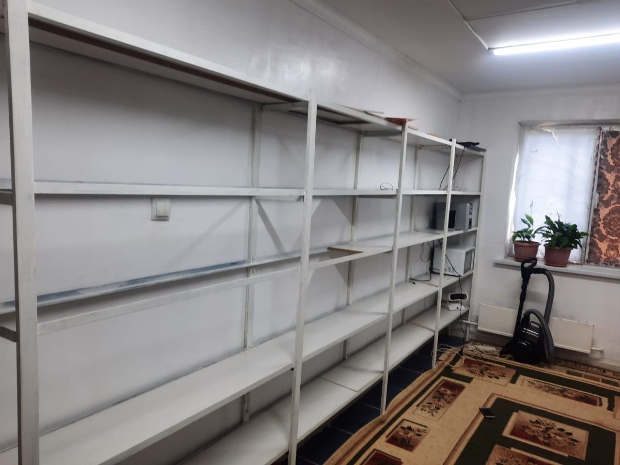 Магазин + қосымша екі бөлмесімен срочнооооо сатылады