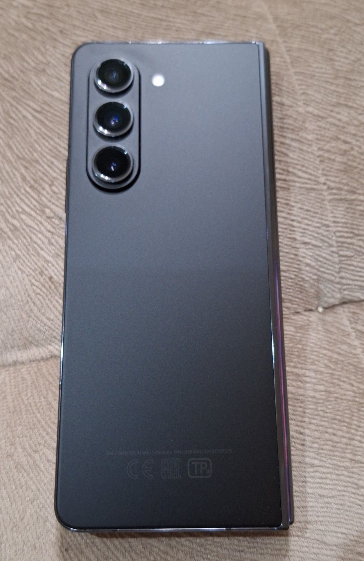 Samsung Galaxy Z Fold 5 на 1 TB память