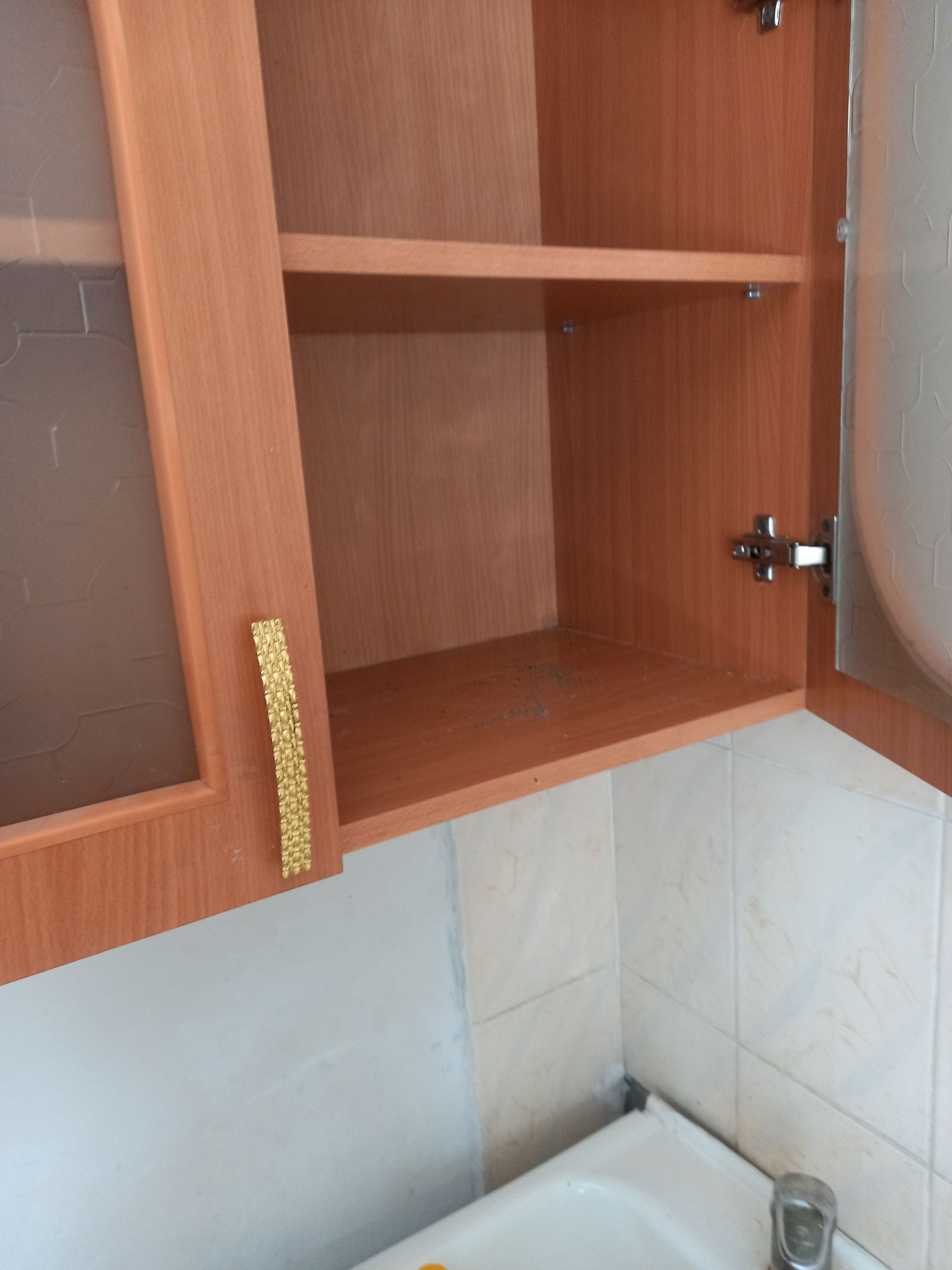 Продам 2 кухонных шкафчика