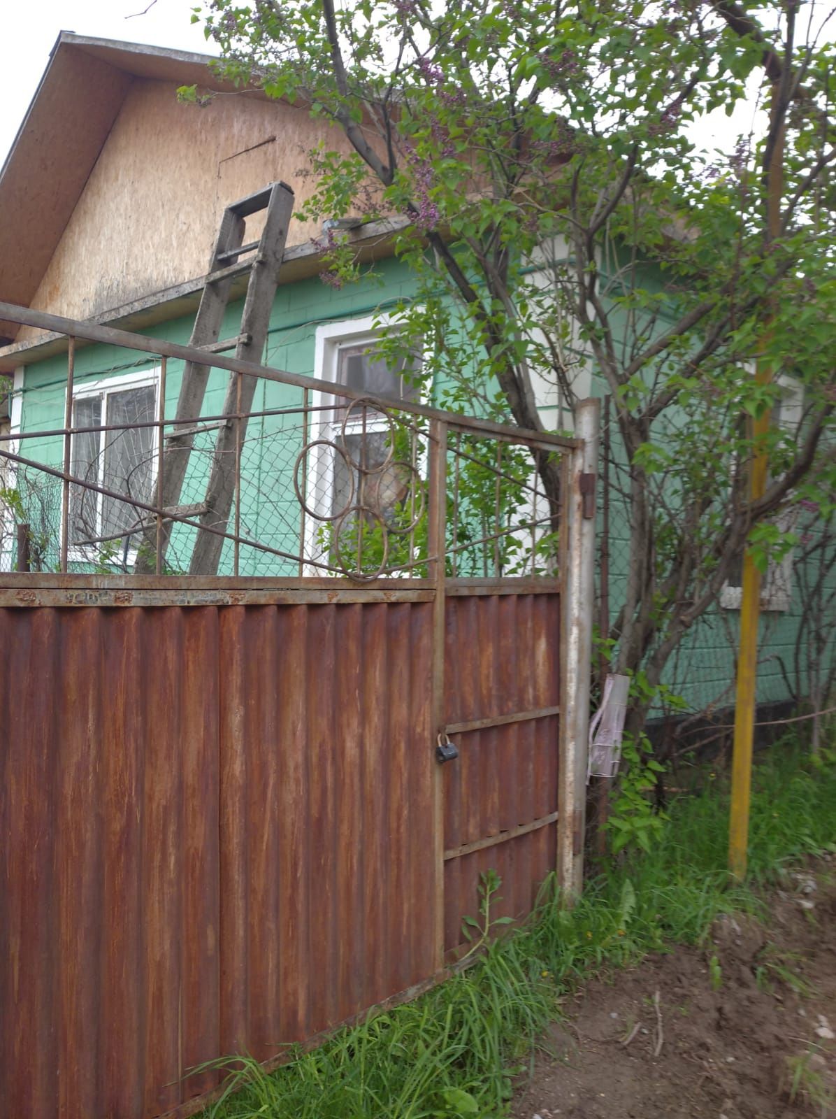 Продам дачу. 35 км от Алматы, по верхней Каскеленсой трассе.