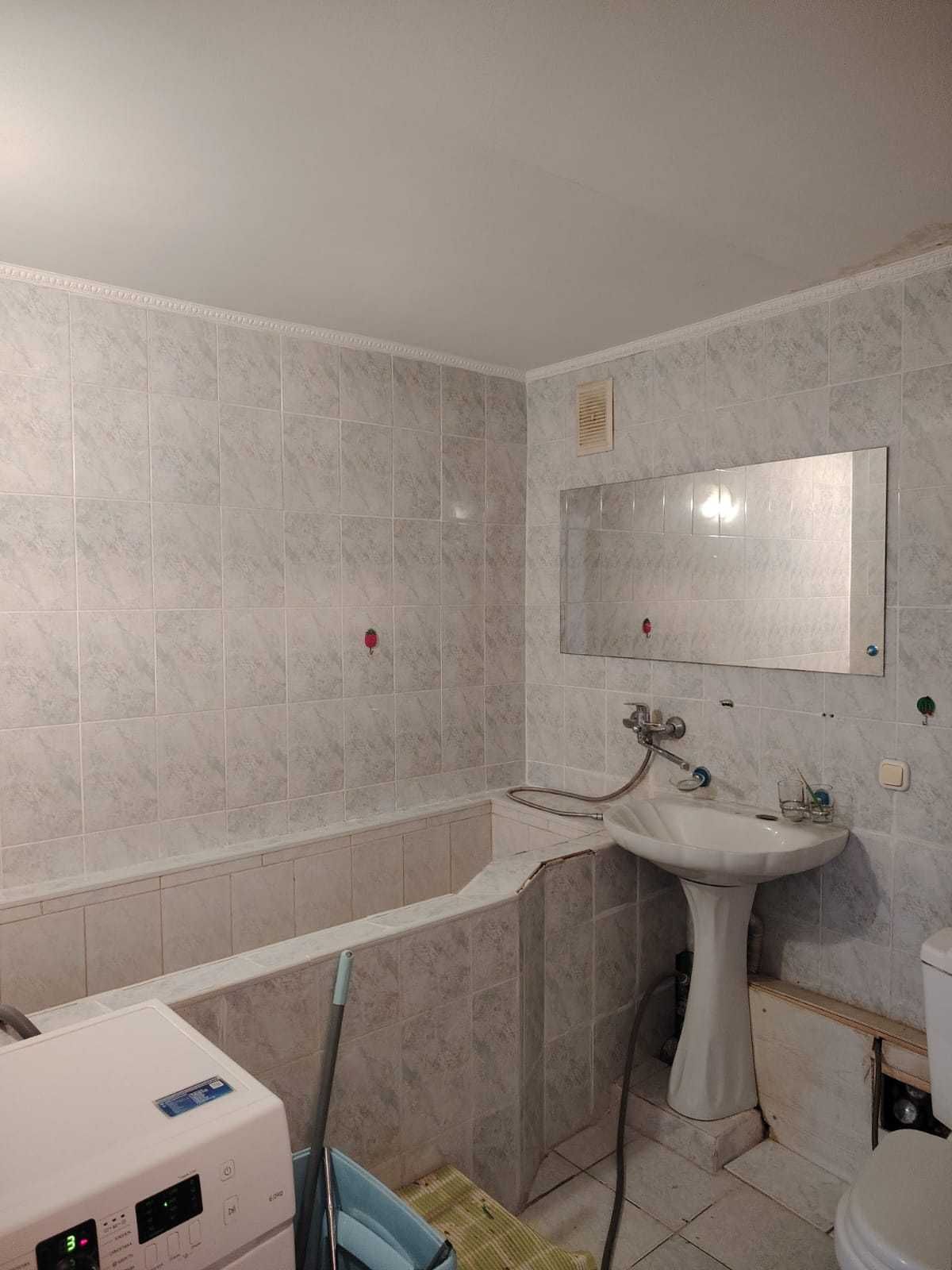 Продам 3-х квартиру 3/9эт "кирпич",ул.Казахстан д.107