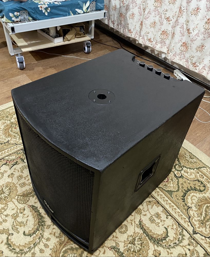 Активный сабвуфер Rolenz BANG R600, 1 штук, 18" дюмовый