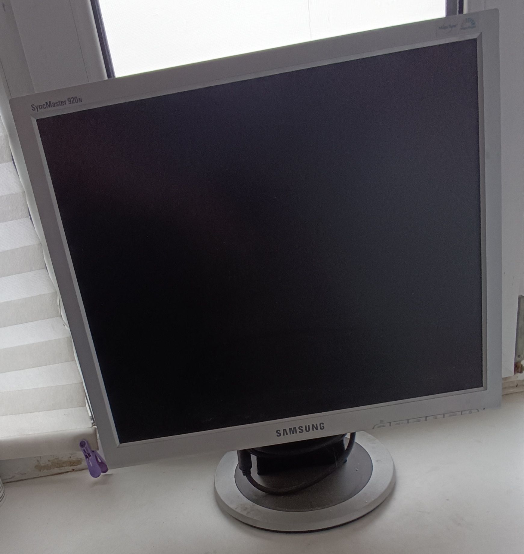 19" Монитор Samsung SyncMaster 920N, 1280x1024, TN