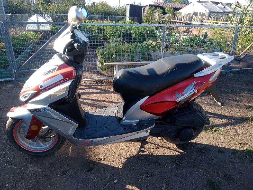 Продам скутер RACER