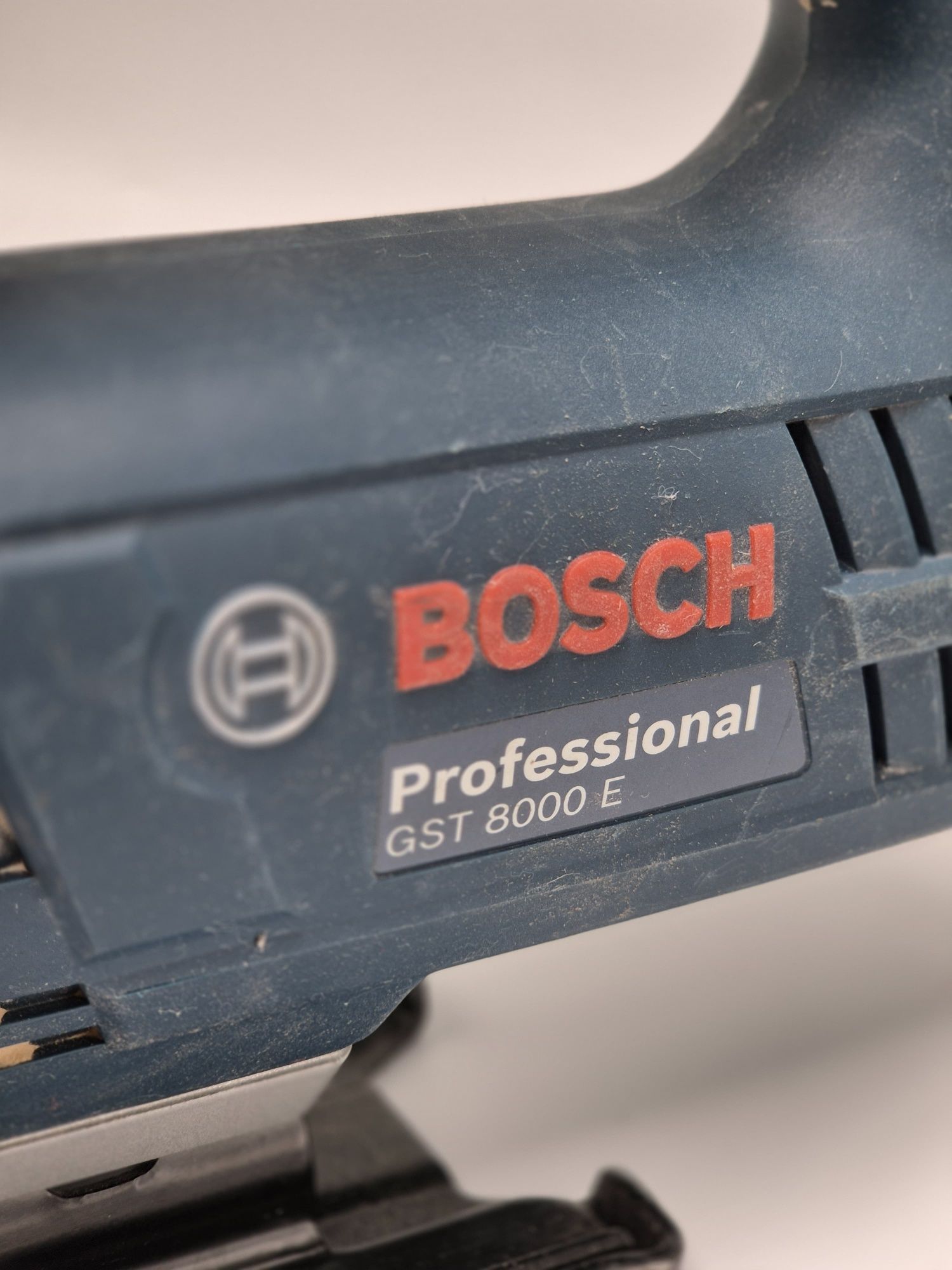 Электролобзик Bosch Professional GST 8000 E